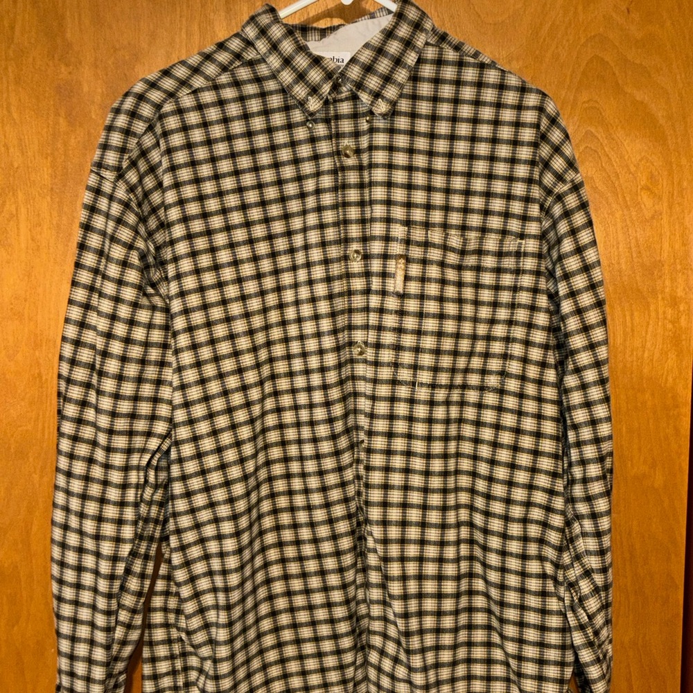 Columbia Men's Plaid Button-Down Shirt – Size Large (Like New)